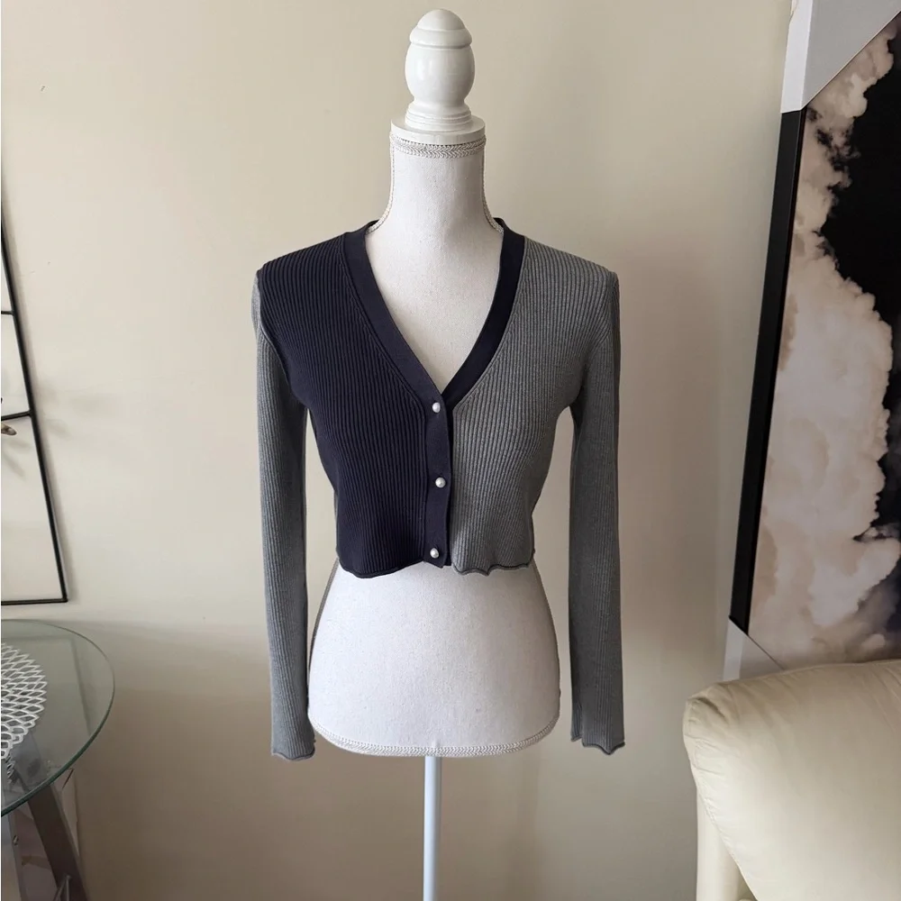 Peter Som Gray & Navy Cropped ColorBlock Pearl Long Sleeve Cardigan sz Large EUC